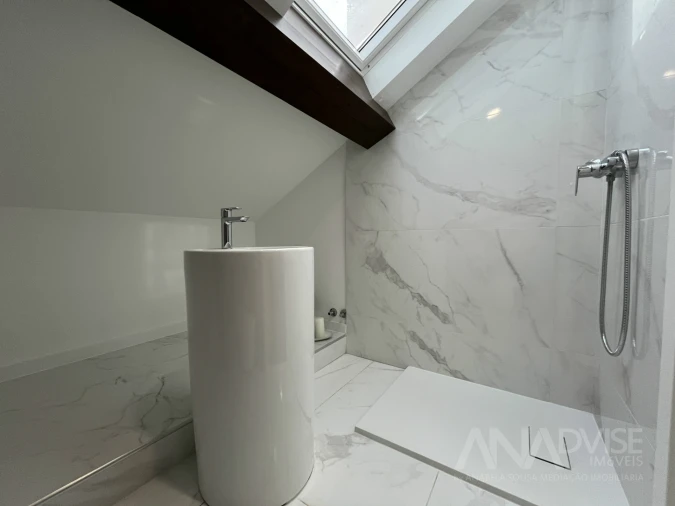 Apartamento T4 para Venda em Viseu Foto 50