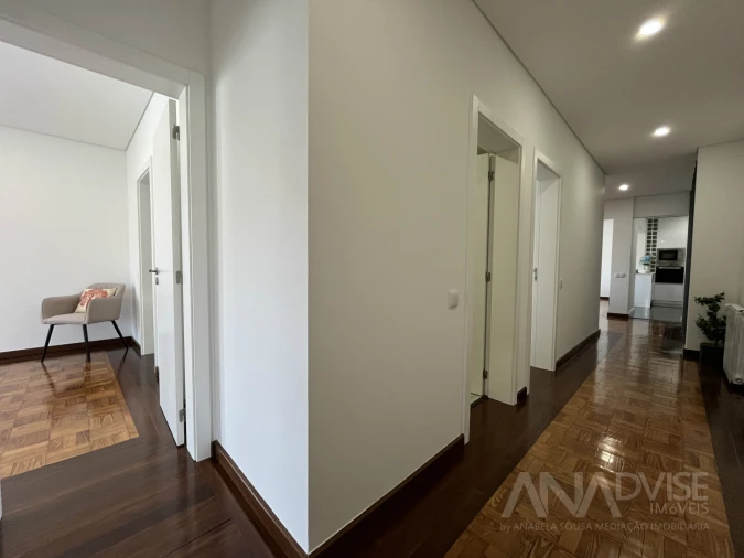 Apartamento T4 para Venda em Viseu Foto 41