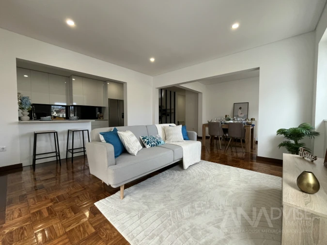 Apartamento T4 para Venda em Viseu Foto 5