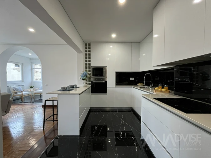 Apartamento T4 para Venda em Viseu Foto 8