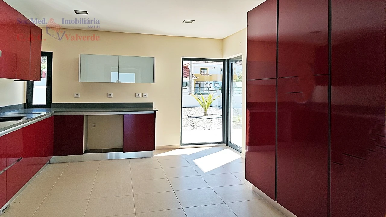 Moradia T4 para Venda em Silveira Foto 7