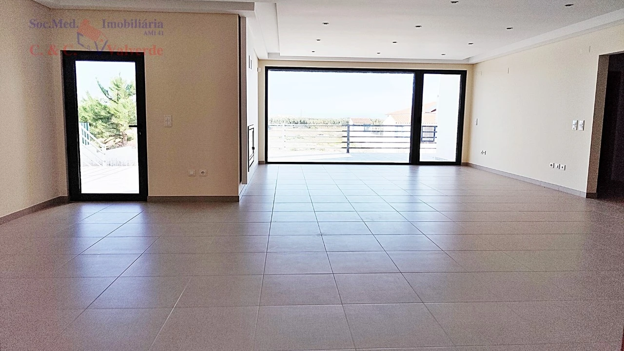 Moradia T4 para Venda em Silveira Foto 11