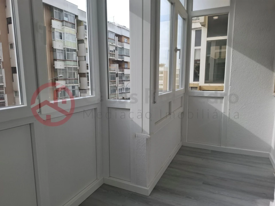 Apartamento T2 para Venda em Oeiras e São Julião da Barra, Paço de Arcos e Caxias Foto 4