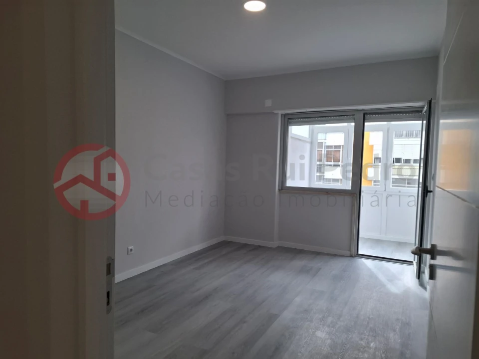 Apartamento T2 para Venda em Oeiras e São Julião da Barra, Paço de Arcos e Caxias Foto 16