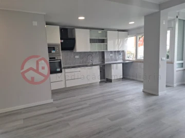 Apartamento T2 para Venda em Oeiras e São Julião da Barra, Paço de Arcos e Caxias