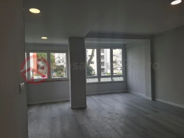 Apartamento T2 para Venda em Oeiras e São Julião da Barra, Paço de Arcos e Caxias
