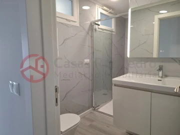 Apartamento T2 para Venda em Oeiras e São Julião da Barra, Paço de Arcos e Caxias