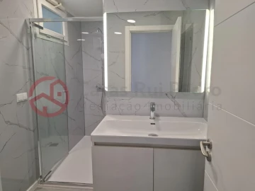 Apartamento T2 para Venda em Oeiras e São Julião da Barra, Paço de Arcos e Caxias
