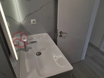 Apartamento T2 para Venda em Oeiras e São Julião da Barra, Paço de Arcos e Caxias
