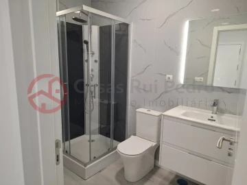 Apartamento T2 para Venda em Oeiras e São Julião da Barra, Paço de Arcos e Caxias