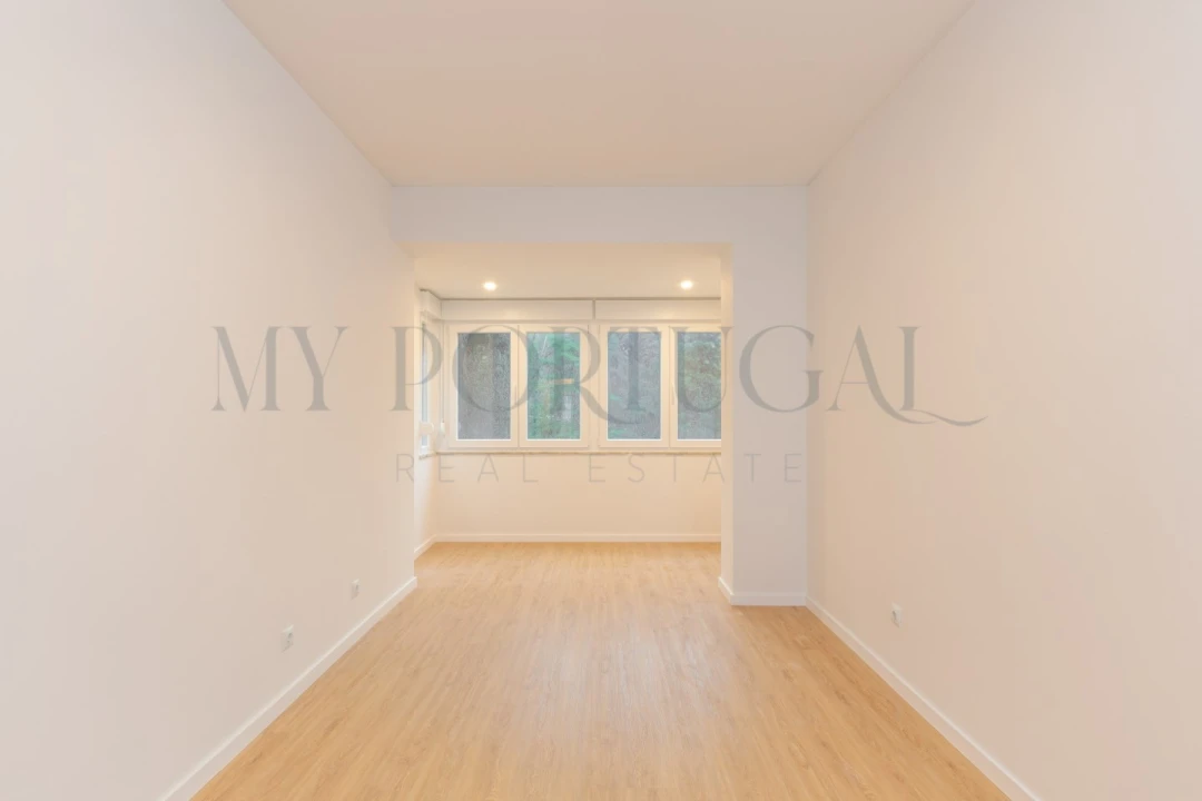 Apartamento T4 para Arrendamento em Algés, Linda-A-Velha e Cruz Quebrada-Dafundo Foto 11