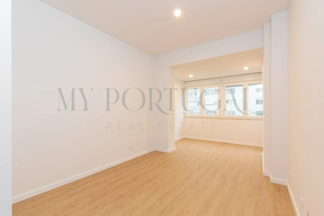 Apartamento T4 para Arrendamento em Algés, Linda-A-Velha e Cruz Quebrada-Dafundo Foto 13