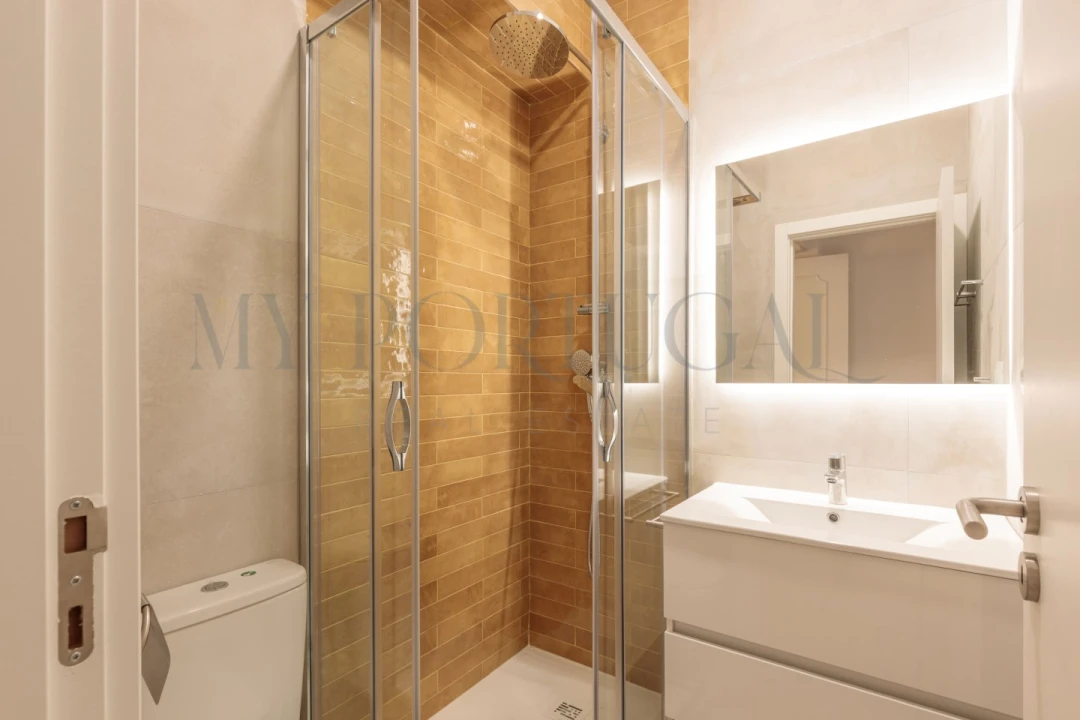 Apartamento T4 para Arrendamento em Algés, Linda-A-Velha e Cruz Quebrada-Dafundo Foto 17