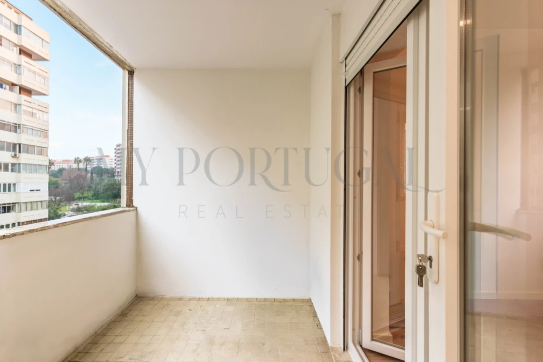 Apartamento T4 para Arrendamento em Algés, Linda-A-Velha e Cruz Quebrada-Dafundo Foto 21