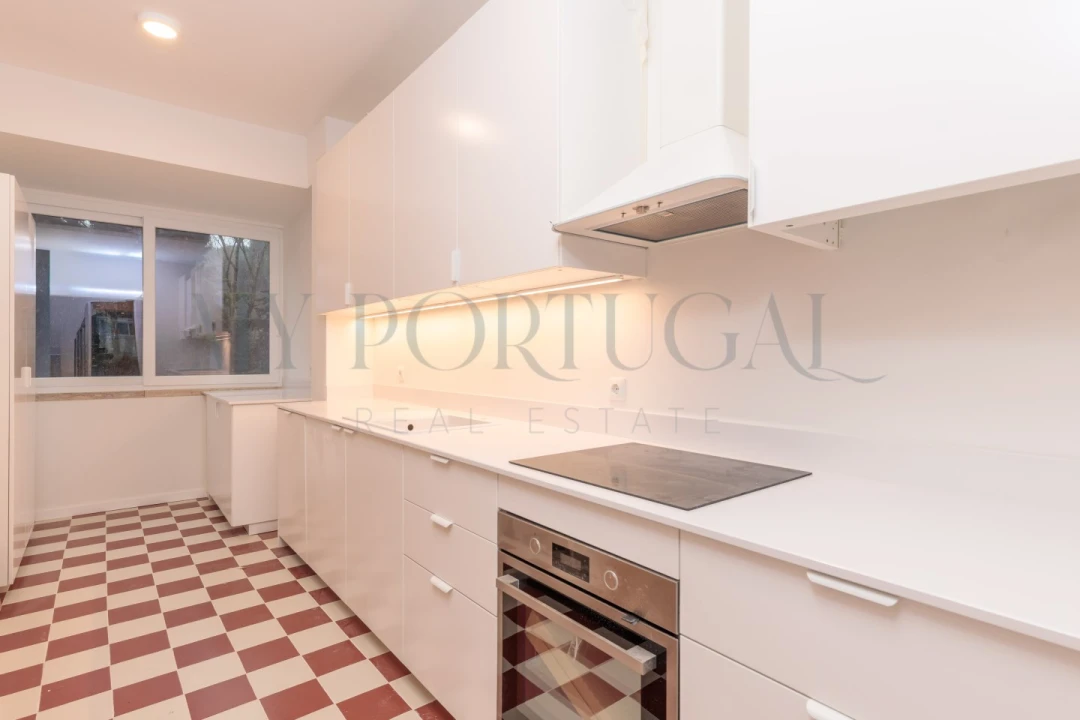 Apartamento T4 para Arrendamento em Algés, Linda-A-Velha e Cruz Quebrada-Dafundo Foto 22
