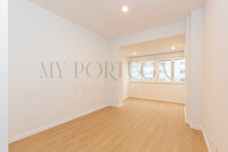 Apartamento T4 para Arrendamento em Algés, Linda-A-Velha e Cruz Quebrada-Dafundo Foto 13