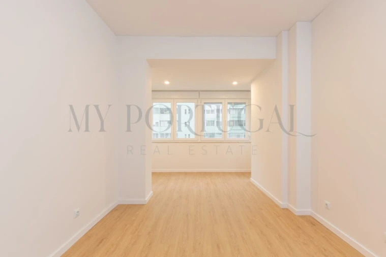 Apartamento T4 para Arrendamento em Algés, Linda-A-Velha e Cruz Quebrada-Dafundo Foto 14