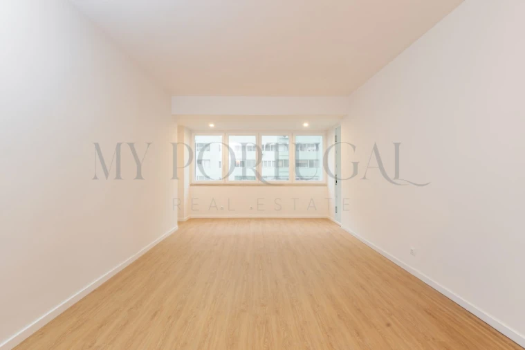 Apartamento T4 para Arrendamento em Algés, Linda-A-Velha e Cruz Quebrada-Dafundo Foto 18