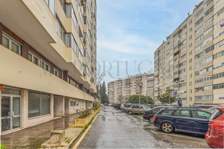 Apartamento T4 para Arrendamento em Algés, Linda-A-Velha e Cruz Quebrada-Dafundo Foto 28