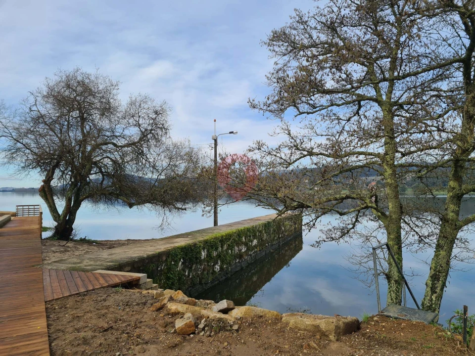 Moradia T4 para Venda em Campos e Vila Meã Foto 9