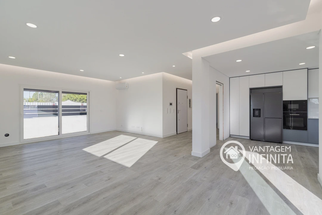 Moradia T3 para Venda em Quinta do Anjo Foto 4