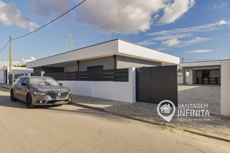 Moradia T3 para Venda em Quinta do Anjo Foto 1