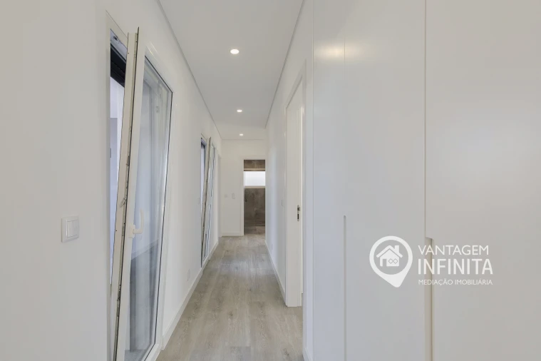 Moradia T3 para Venda em Quinta do Anjo Foto 11