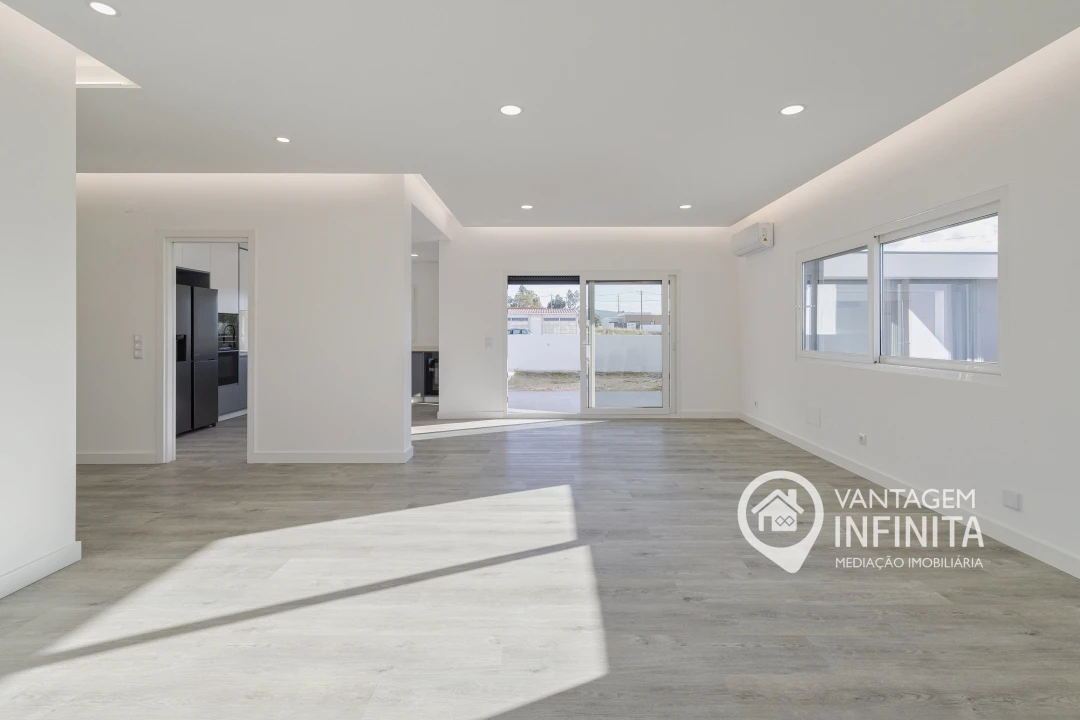 Moradia T3 para Venda em Quinta do Anjo Foto 7