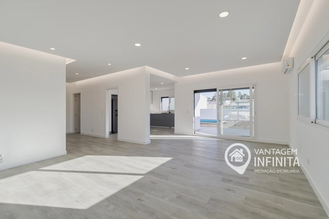 Moradia T3 para Venda em Quinta do Anjo Foto 5