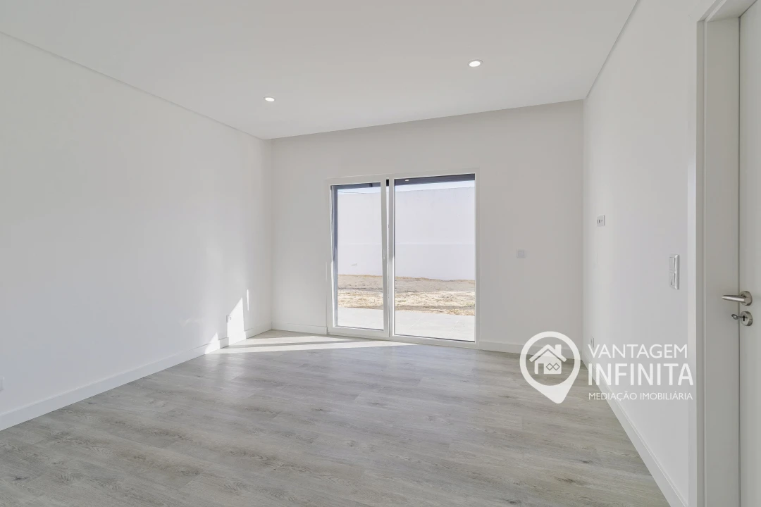 Moradia T3 para Venda em Quinta do Anjo Foto 14