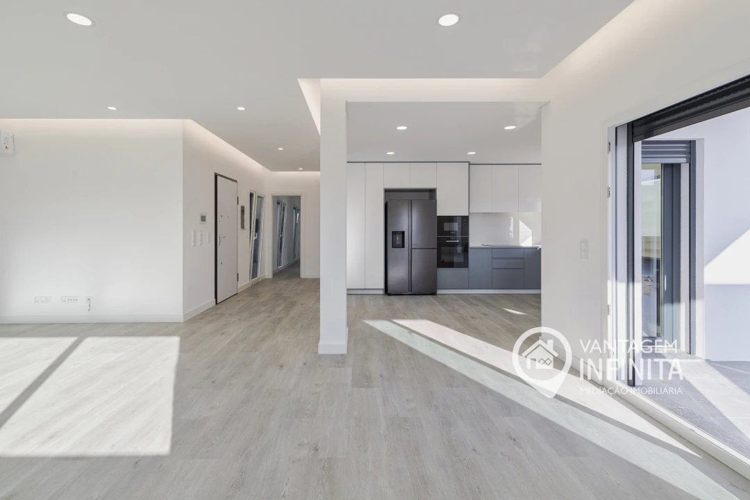 Moradia T3 para Venda em Quinta do Anjo Foto 6