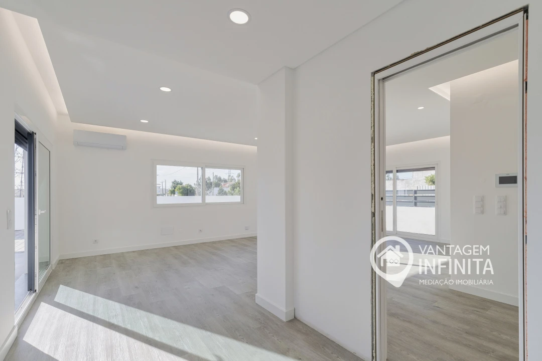 Moradia T3 para Venda em Quinta do Anjo Foto 8