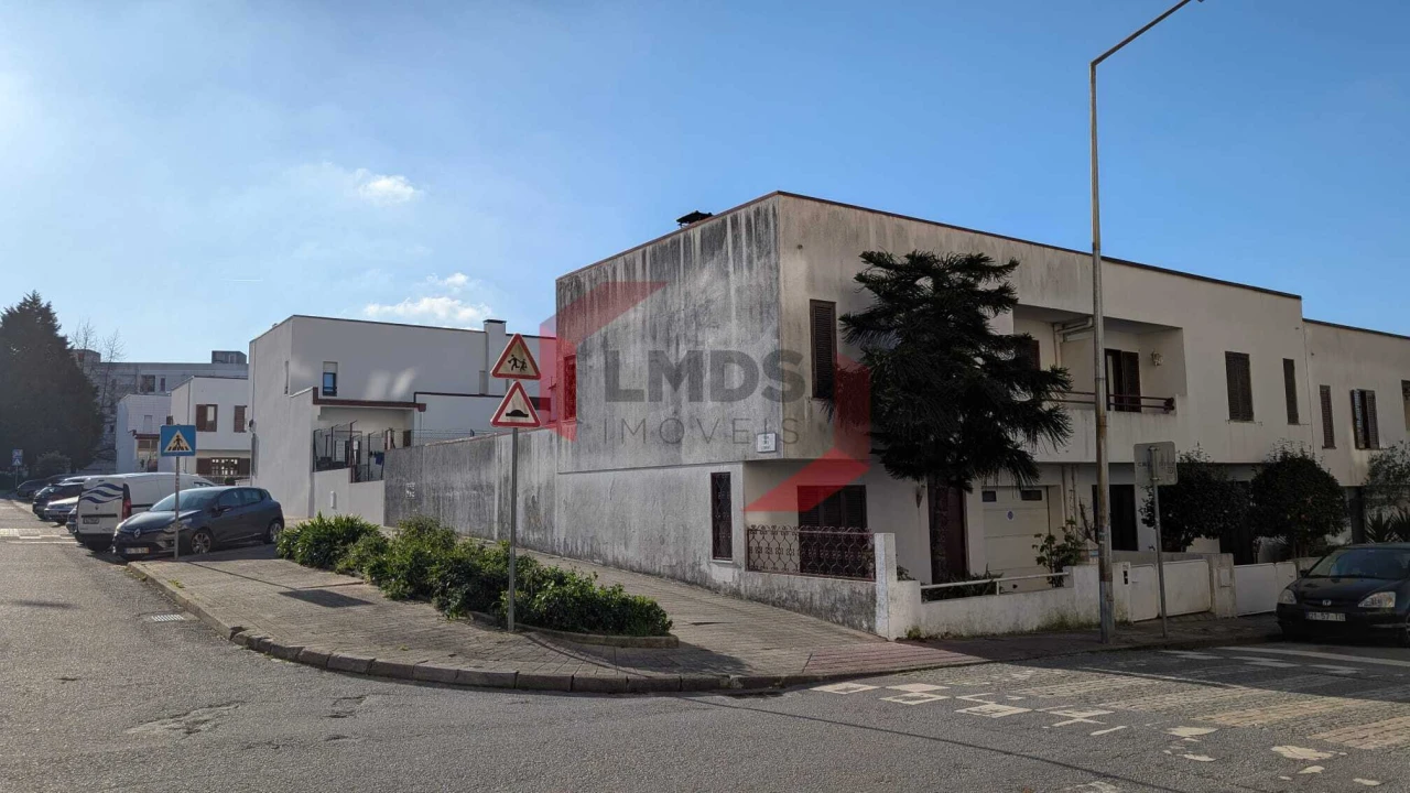 Moradia T3 para Venda em Ermesinde Foto 2