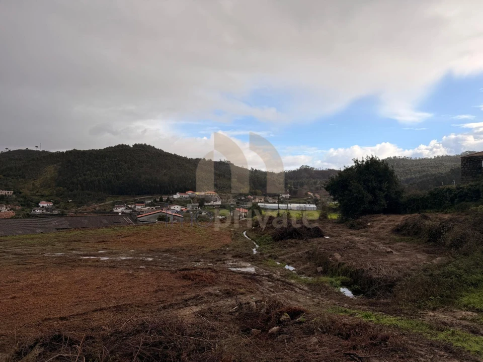 Terreno para Venda em Vilarinho Foto 3
