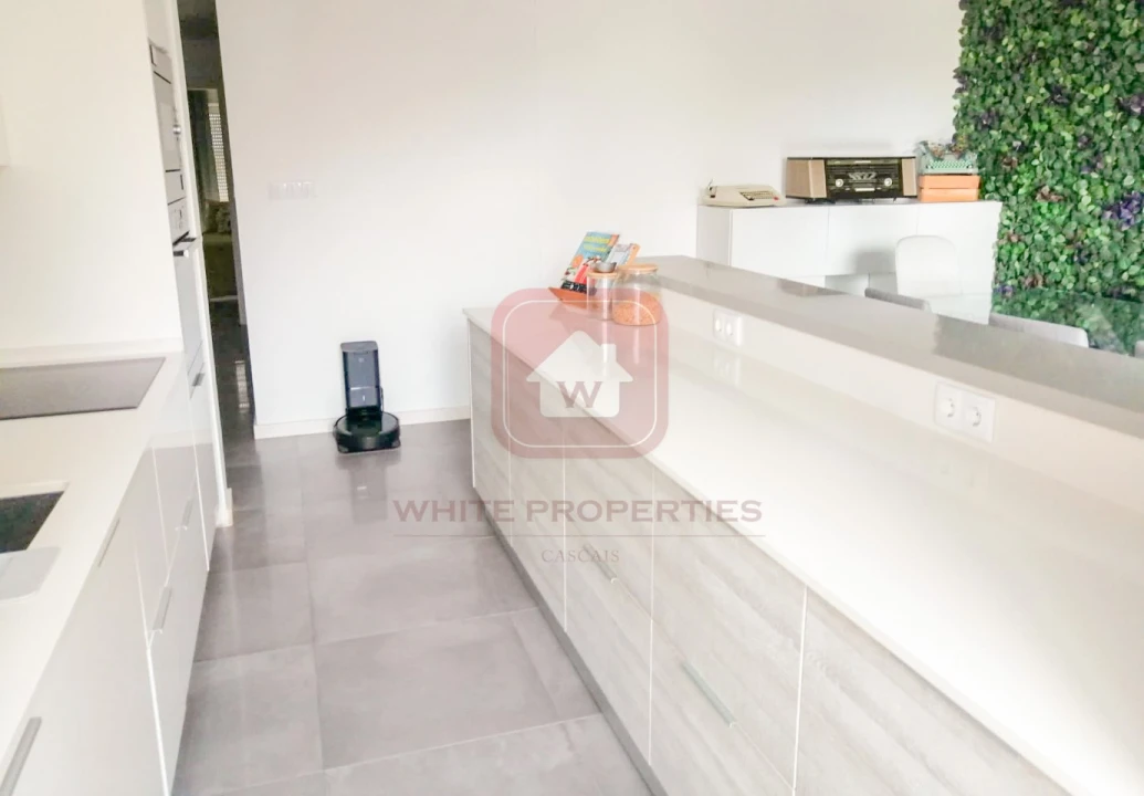 Apartamento T2 para Arrendamento em Campo de Ourique Foto 6