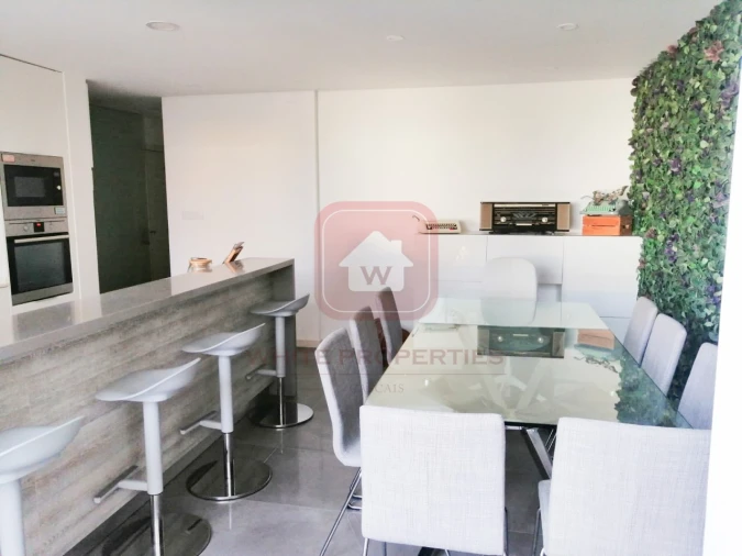 Apartamento T2 para Arrendamento em Campo de Ourique Foto 9