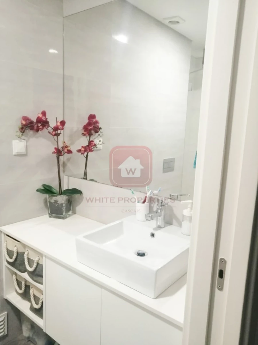 Apartamento T2 para Arrendamento em Campo de Ourique Foto 14