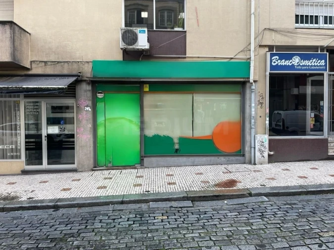 Loja para Arrendamento em Vila Nova de Famalicão e Calendário Foto 1