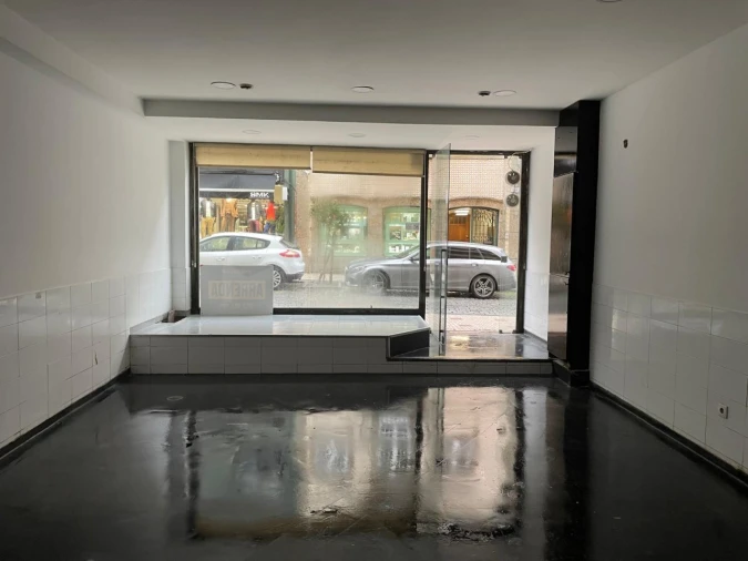 Loja para Arrendamento em Vila Nova de Famalicão e Calendário Foto 3