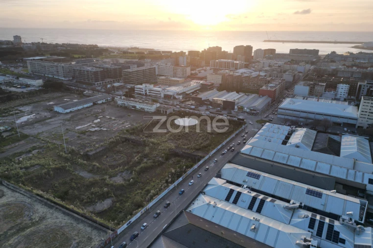 Terreno Comércio / Armazém para Venda em Matosinhos e Leça da Palmeira Foto 3