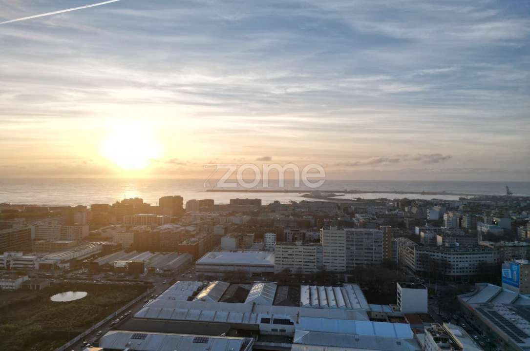 Terreno Comércio / Armazém para Venda em Matosinhos e Leça da Palmeira Foto 2