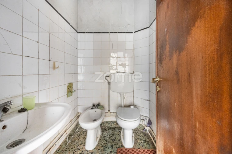 Prédio para Venda em Oliveira do Douro Foto 10