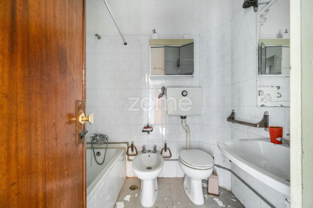 Prédio para Venda em Oliveira do Douro Foto 16