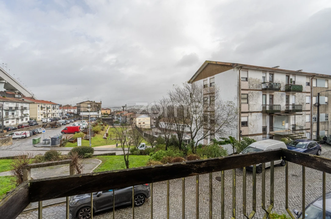 Prédio para Venda em Oliveira do Douro Foto 1