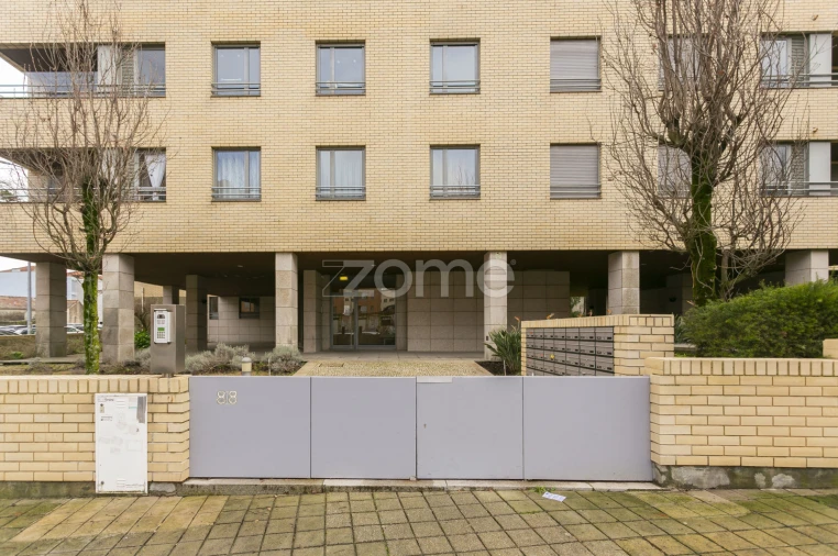 Apartamento T1 para Arrendamento em Paranhos Foto 3