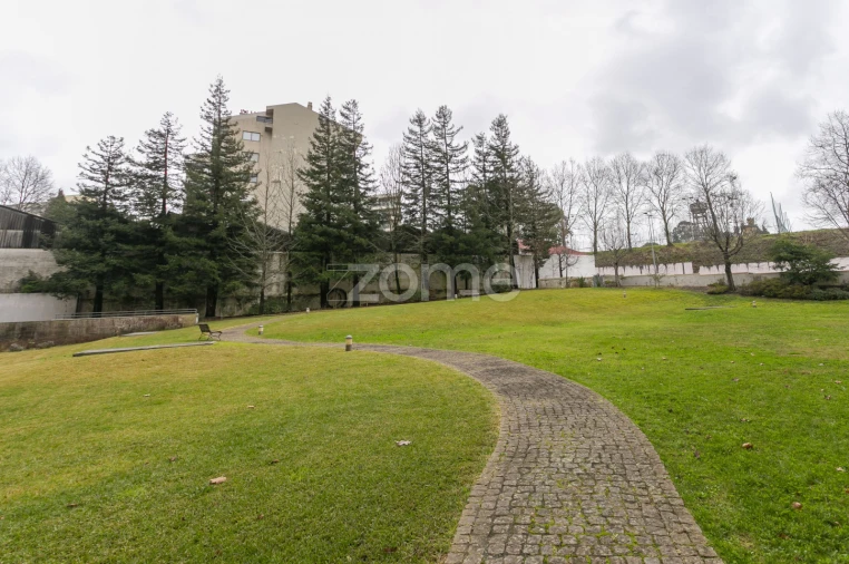 Apartamento T1 para Arrendamento em Paranhos Foto 24