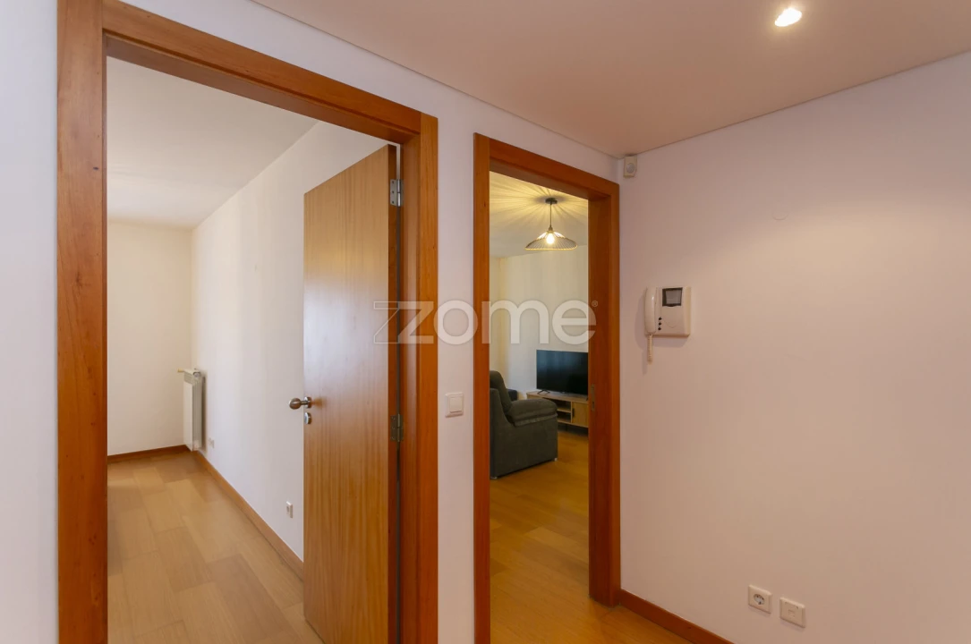 Apartamento T1 para Arrendamento em Paranhos Foto 11