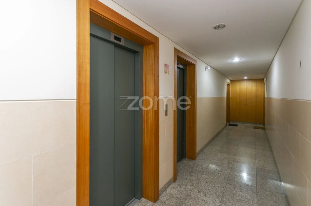 Apartamento T1 para Arrendamento em Paranhos Foto 21