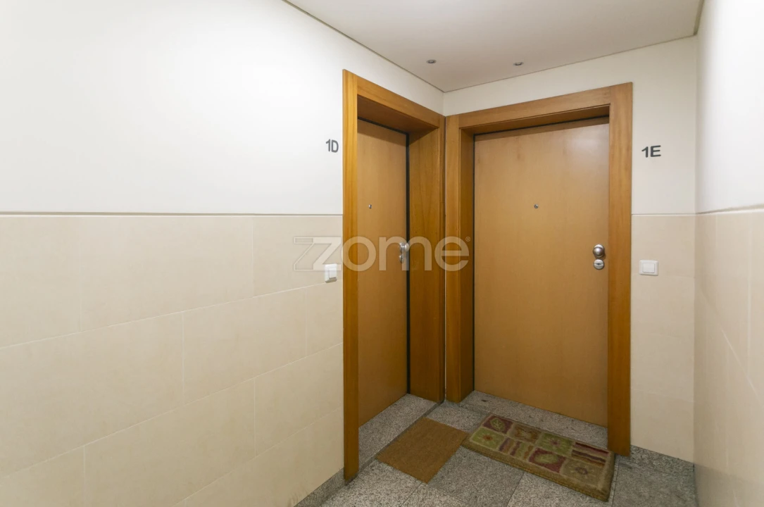 Apartamento T1 para Arrendamento em Paranhos Foto 20