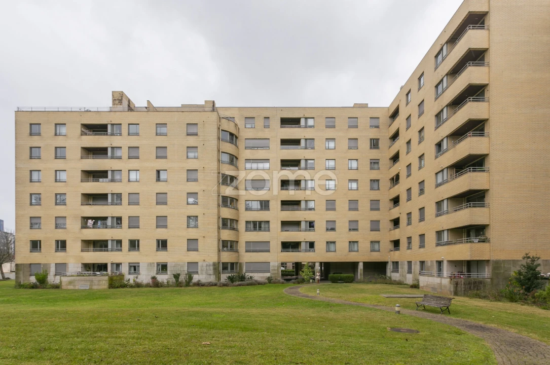 Apartamento T1 para Arrendamento em Paranhos Foto 1